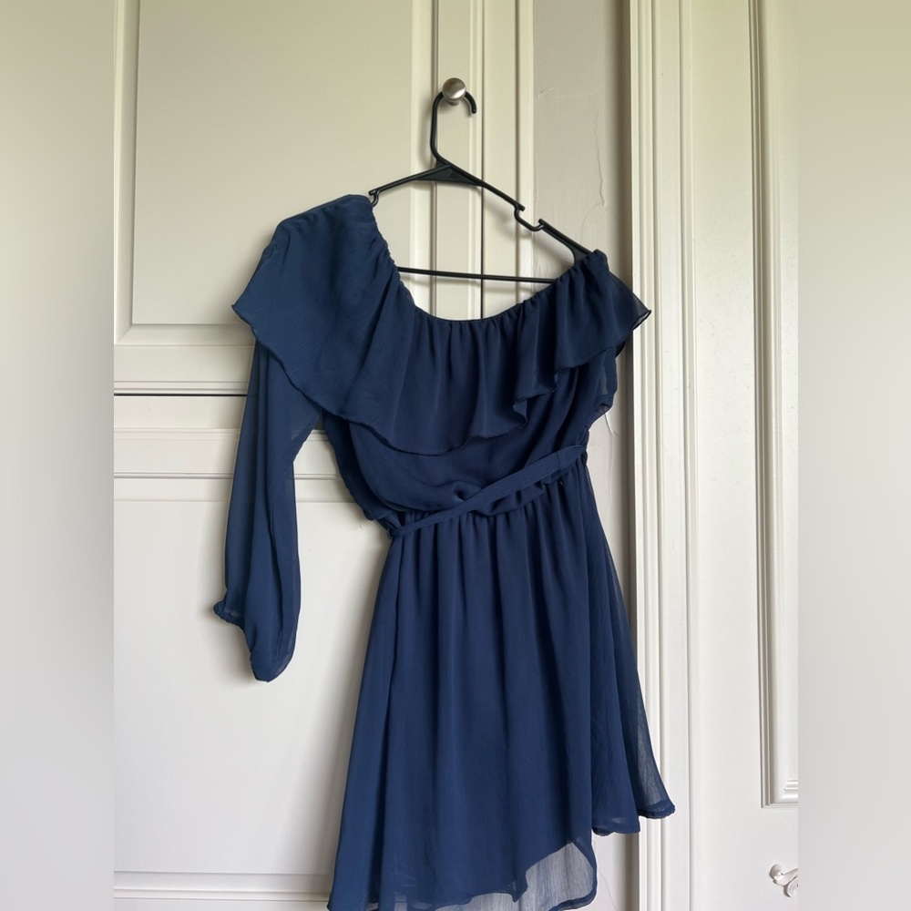 One shoulder dress
